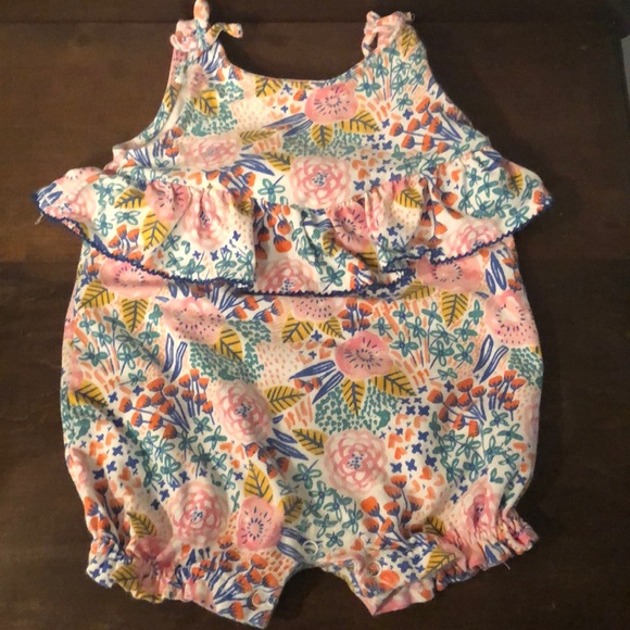 Mud Pie Other - Mud pie ruffle floral romper